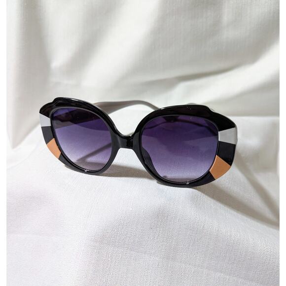 Mimi Black Oversized Butterfly Retro Style Sunglasses Stripes NEW - Picture 1 of 7